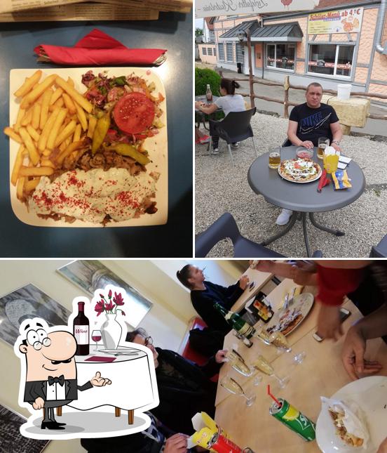 Las imágenes de comedor y comida en Starkes Café