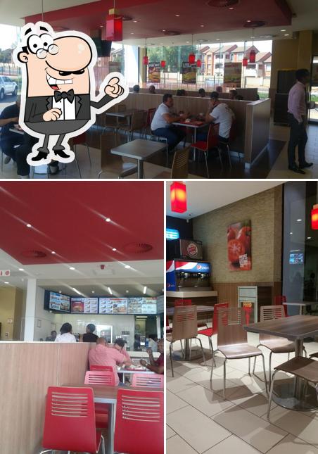 L'intérieur de Burger King Jean Ave