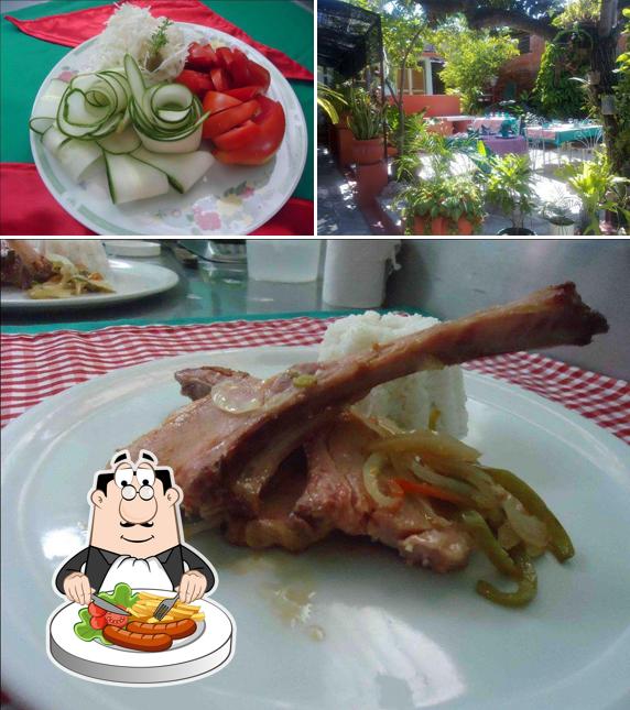 Observa las fotos donde puedes ver comida y exterior en Restaurante Aurora