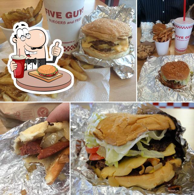 Five Guys, 6200 O St in Lincoln - Restaurant menu and reviews