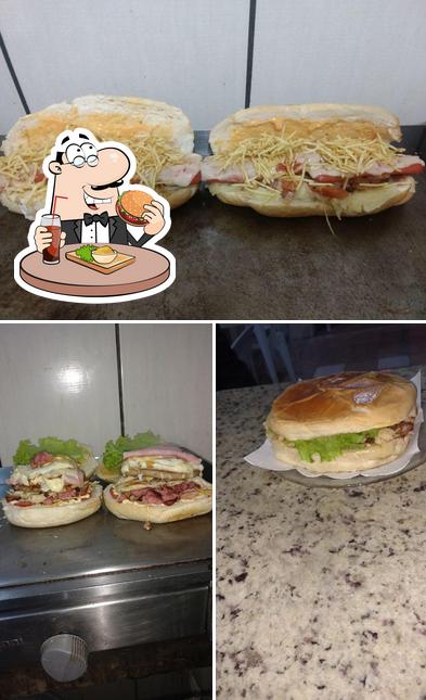 Peça um hambúrguer no Márcio Lanches