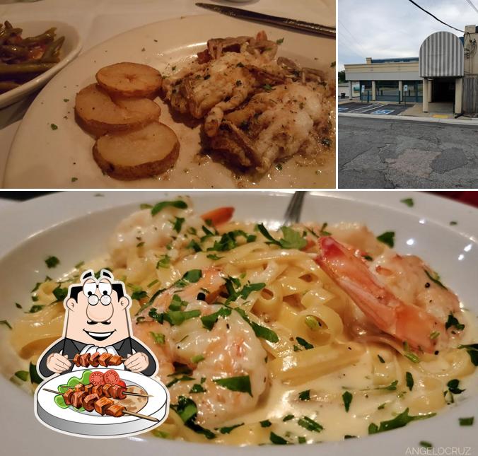 Estas son las fotografías donde puedes ver comida y exterior en Pegasus Restaurant