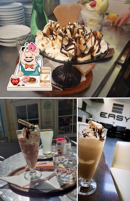 Café Easy bietet eine Auswahl von Desserts 