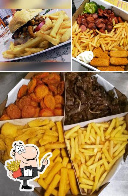 Prove batatas fritas no China Lanches E Porções!