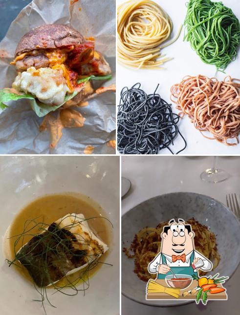 Спагетти болоньезе в "restaurant LUX"