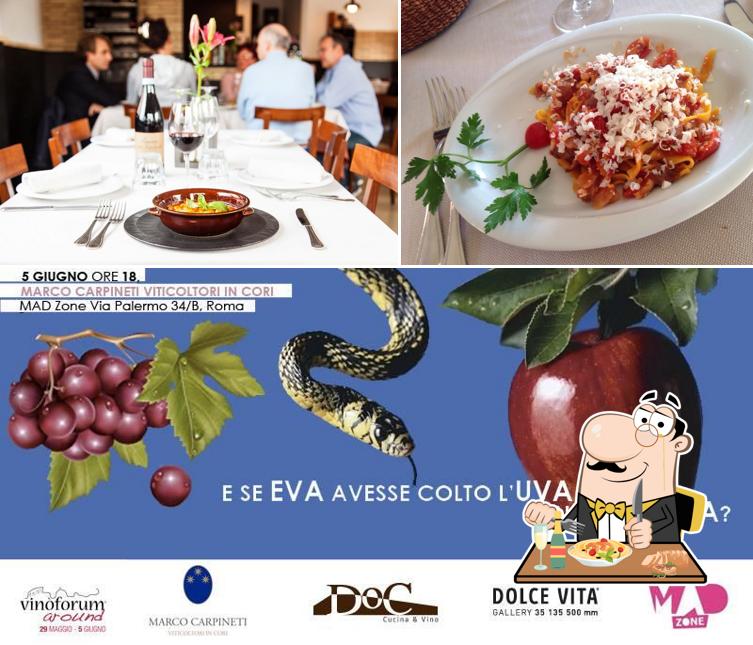 La foto di cibo e tavolo da pranzo da Doc Cucina & Vino