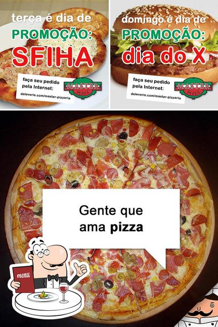 Comida em Pizzaria Master