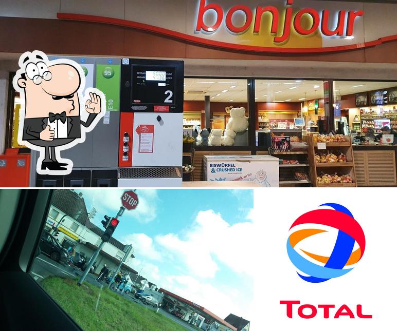 Look at this image of TotalEnergies Tankstelle