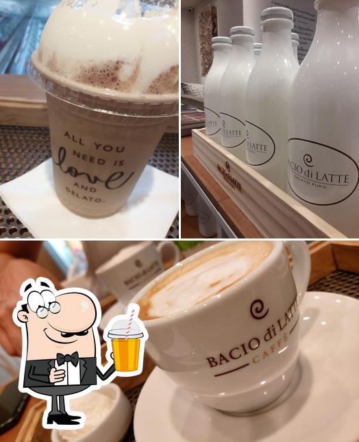 Desfrute de um drinque no Bacio di Latte