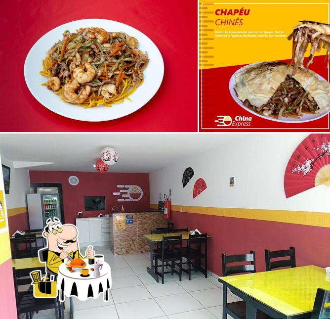 Confira a ilustração ilustrando comida e interior no China Express