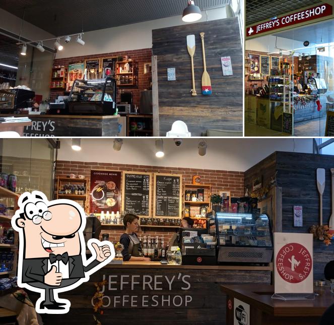 Взгляните на фотографию паба и бара "Jeffrey's Coffeeshop"