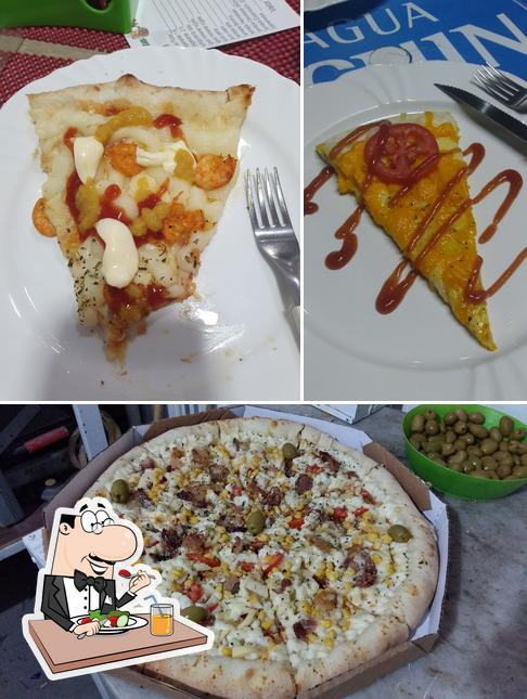 Comida em Pizzaria PizzaNela