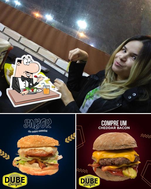 Hambúrguer em DUBE Burger