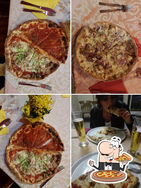 Prova una pizza a Ristorante Old Ranch