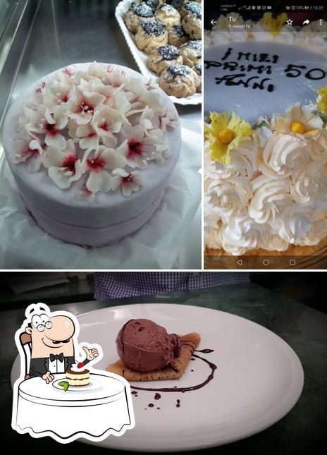 Sorrento Ristorante Pizzeria Pasticceria serve un'ampia varietà di dolci