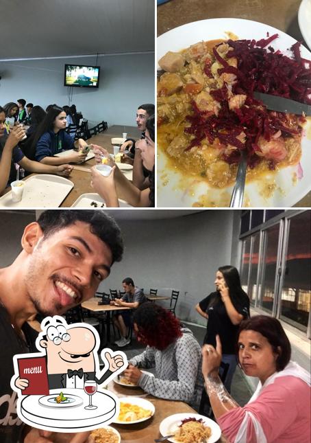 A Refeitório IF Sudeste MG Barbacena se destaca pelo comida e interior