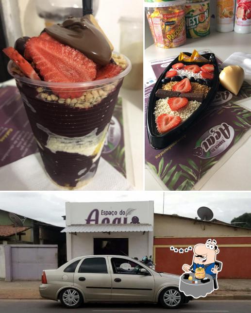 A foto da comida e exterior no Espaço Do Açai