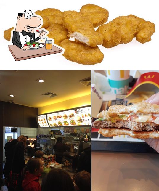 Еда в "McDonald's Restaurant"