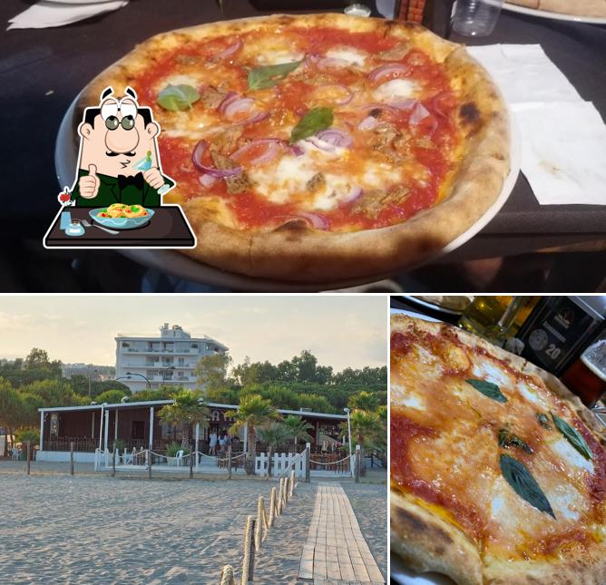 La foto di cibo e esterno da Ristorante pizzeria La playa by febbraro