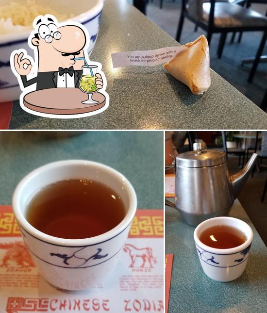 Напитки и еда - все это можно увидеть на этом снимке из China Palace Restaurant