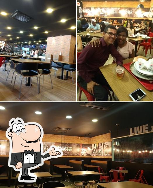 O interior do Pizza Hut - Caminho das Árvores, Salvador - Pizzaria, Sobremesas, Bebidas