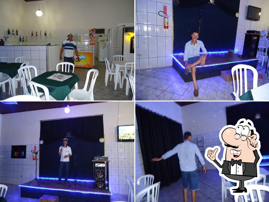 Veja imagens do interior do Bar Karaoke Junto E Misturado