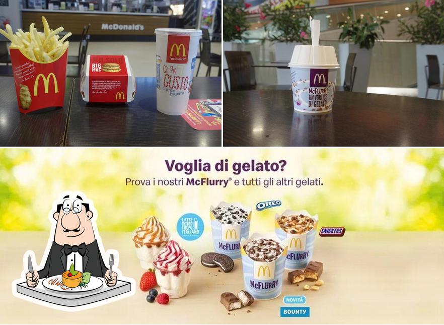 Cibo al McDonald's Napoli Argine