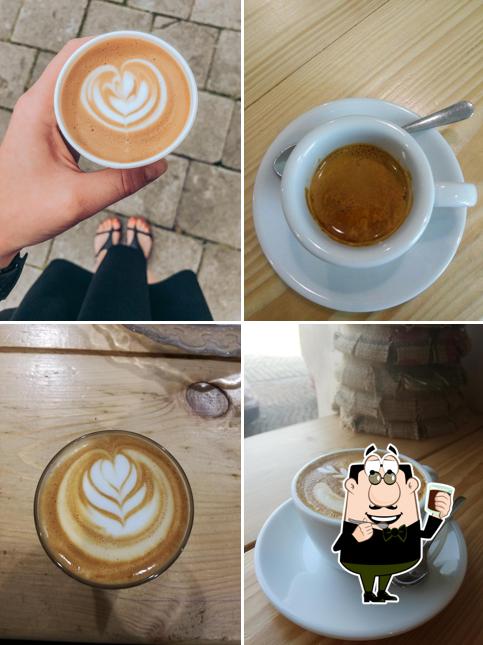 Disfrutra de tu bebida favorita en Coffee Roaster Kikafe