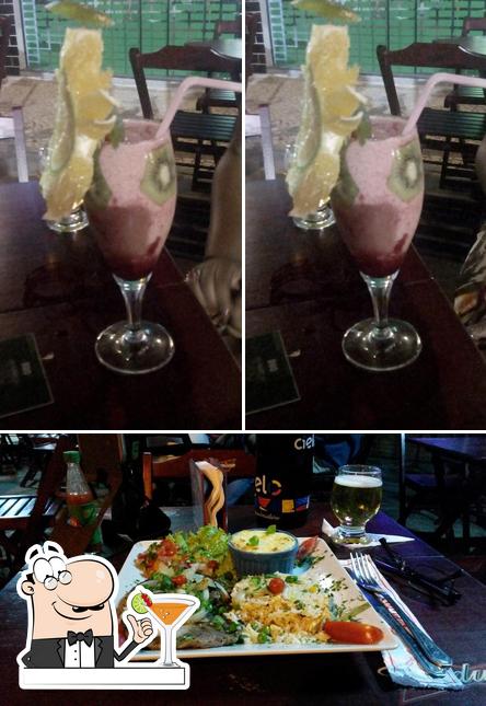 Dê uma olhada a imagem ilustrando bebida e comida no Beija - Flor