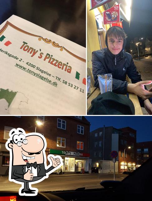 Взгляните на фотографию пиццерии "Tony's Pizzeria"