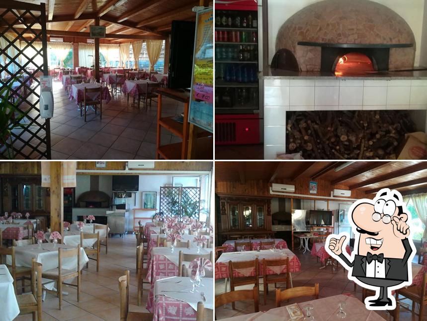 Gli interni di Bar/rist.e Pizzeria Presso Camping Sabbia Doro"