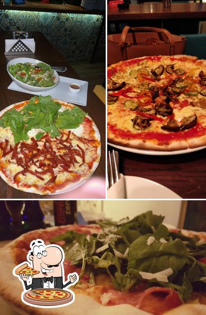 Elige una pizza en Olivo Pizzeria & Bar (Zamalek)