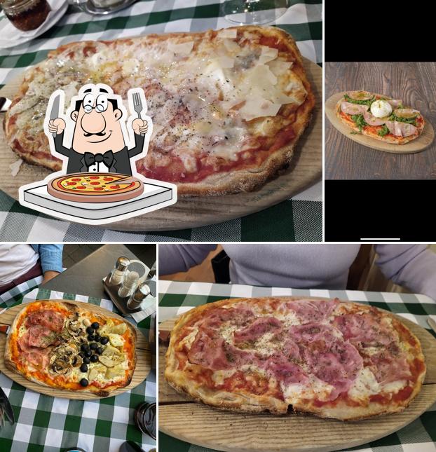 Pick pizza at Osteria da Francesco