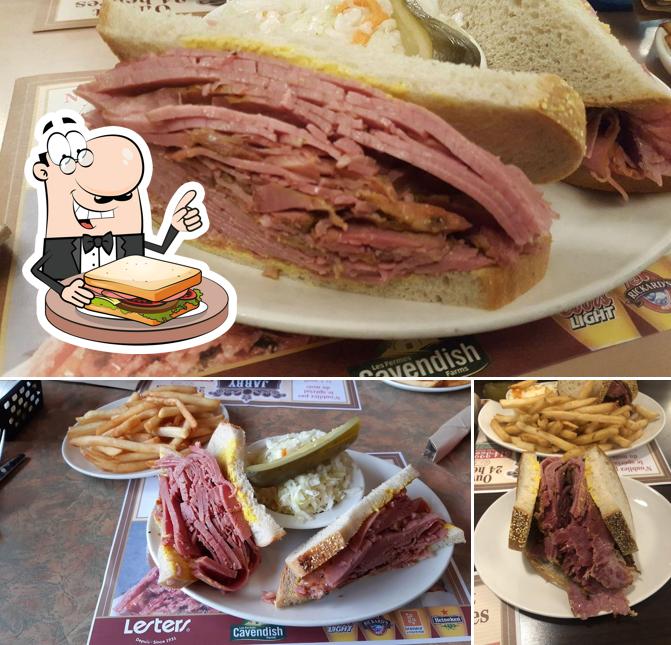 Commmandez un sandwich à Jarry Smoked Meat