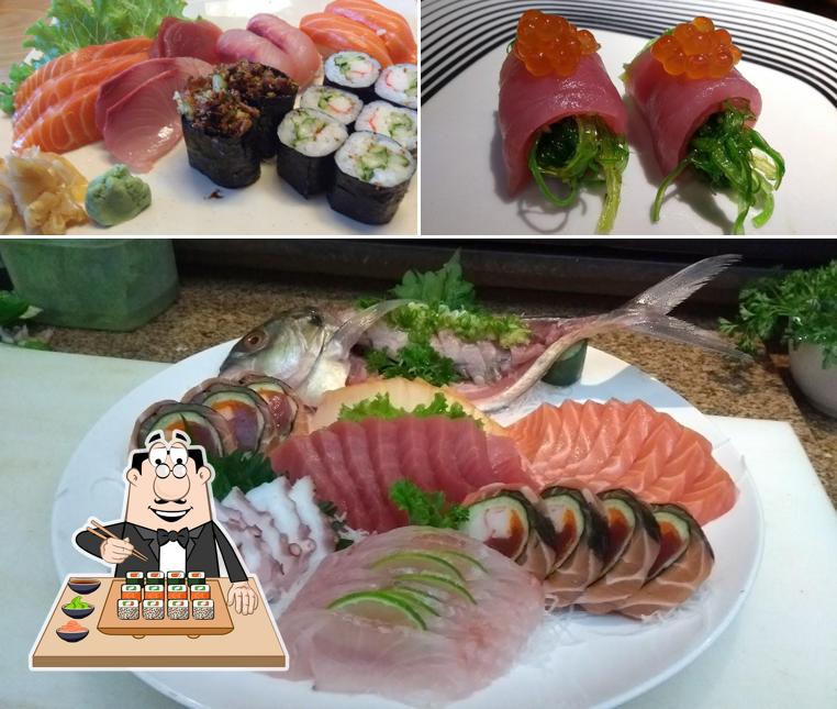 Rolos de sushi são disponibilizados no Daiki Sushi