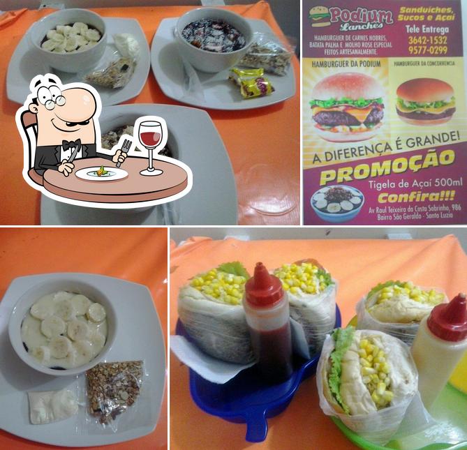 Comida em Podium Lanches