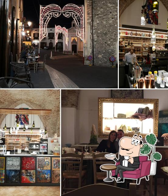 Gli interni di Emporium Cafe