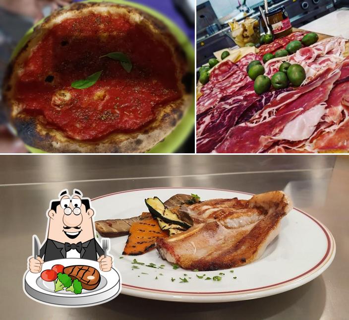 Ordina i un pasto a base di carne a Pizzeria Le 4 Viole