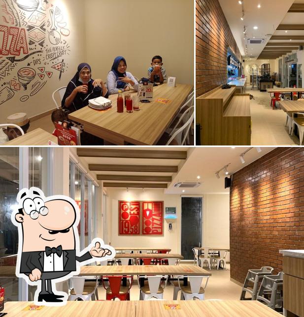 The interior of Pizza Hut Bontang