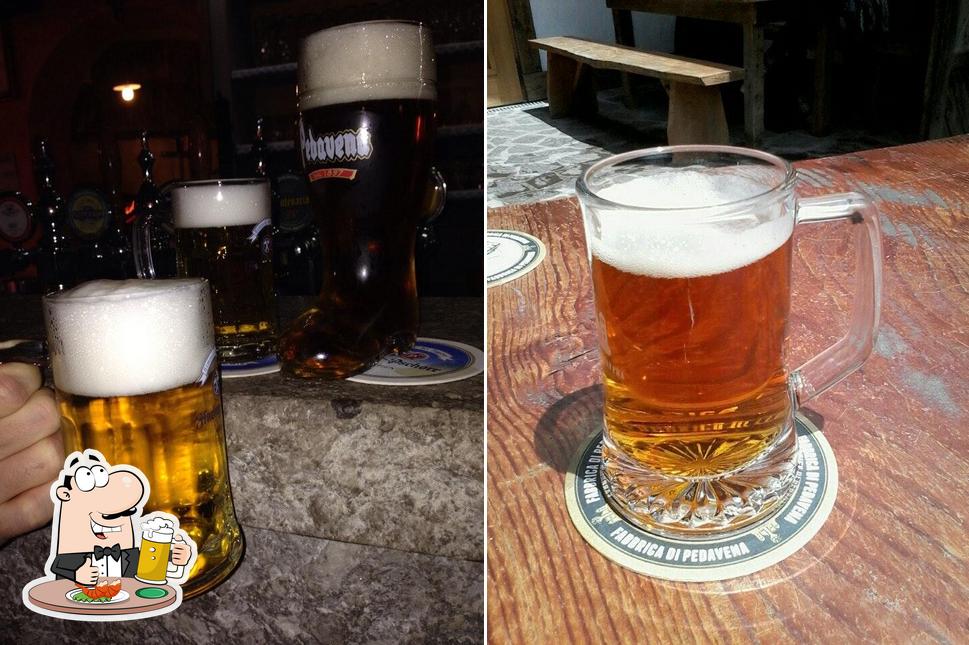 Puoi goderti un rinfrescante bicchiere di birra chiara o scura