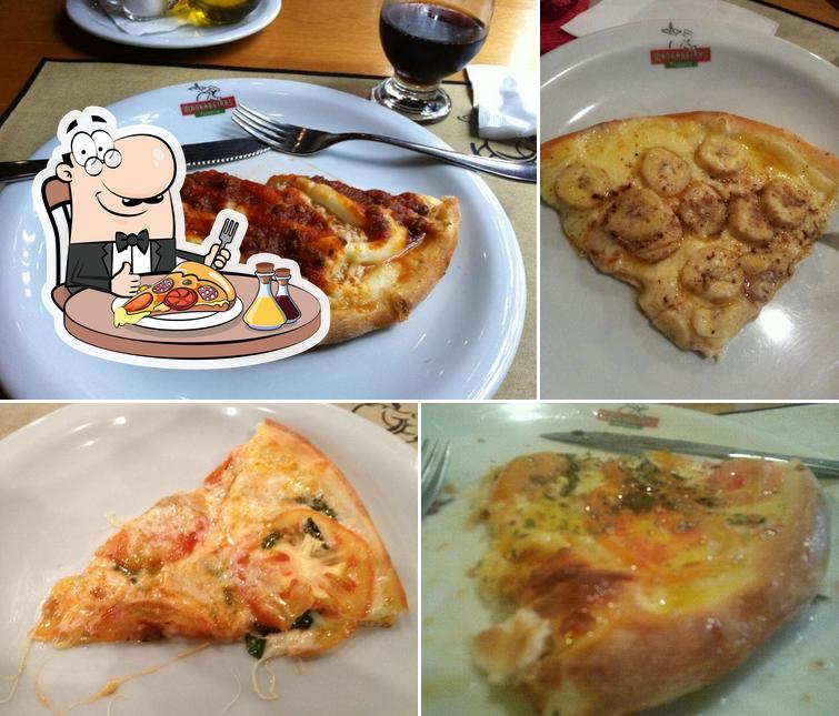 Escolha pizza no Pizzaria Mangabeiras Matriz