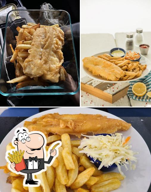 Попробуйте картофель фри в "Halibut House Fish and Chips"