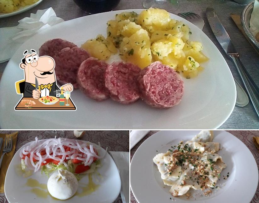 Platti al Bar Ristorante Pizzeria Il Portico