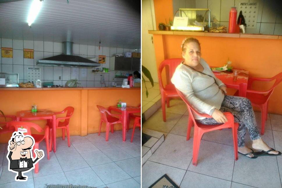 Veja imagens do interior do Pretas Lanches