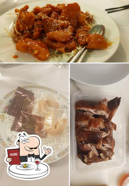 Блюда в "Lees Fortuna Court Chinese Restaurant"