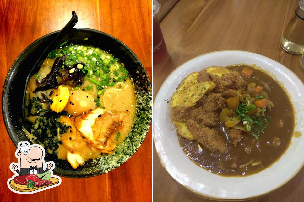 Tómate un plato con carne en Orizuru Ramen Cemara Asri