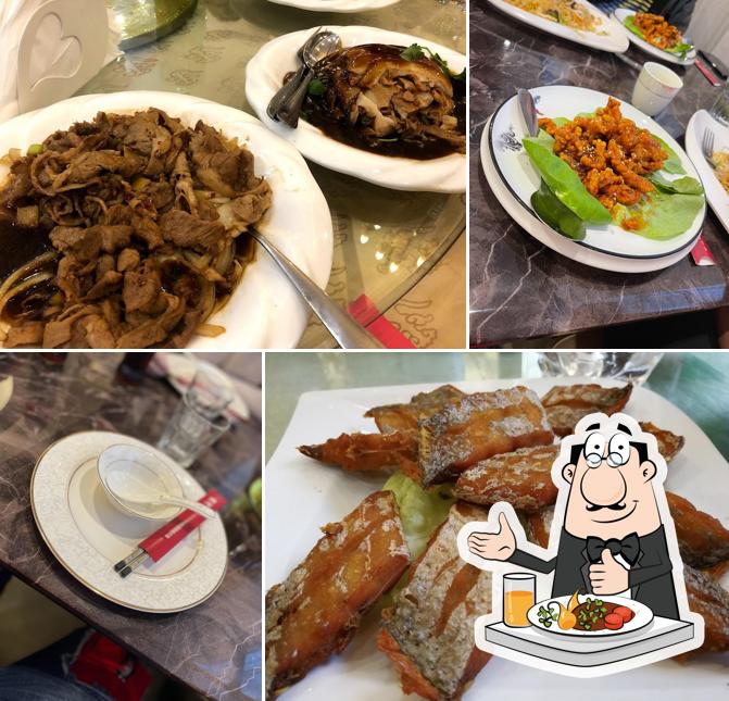 Platos en Chinatown Restaurant / Milky Way Kínai Étterem / Chinese Seafood Restaurant