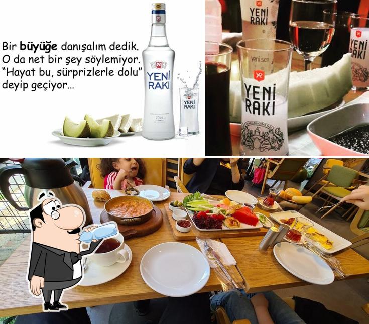 Estas son las imágenes donde puedes ver bebida y comida en Hacı Bekir Künç