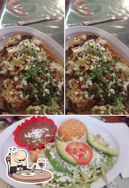 Meals at El Huarache de Mexico