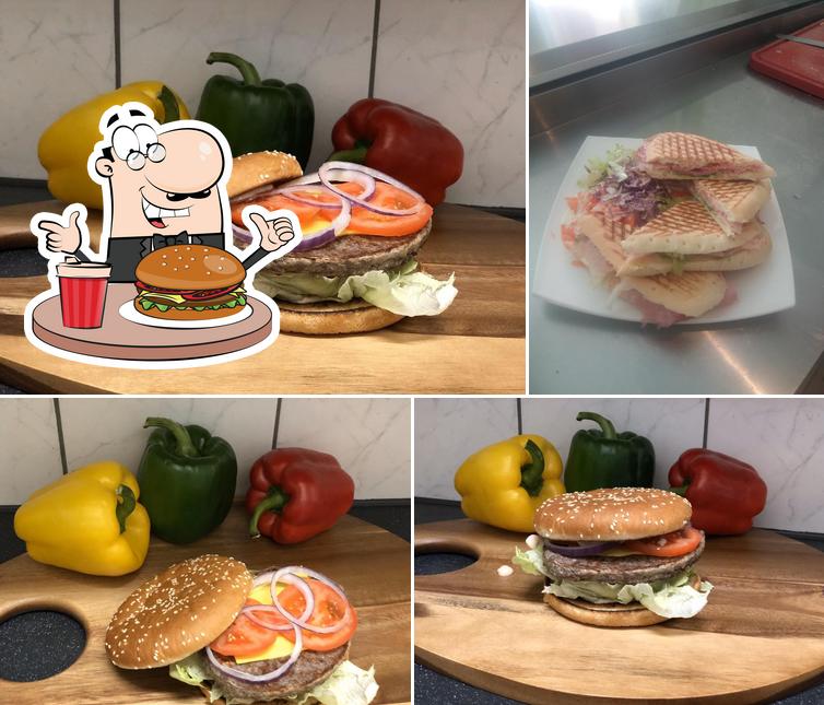 Ordina un hamburger a Gimi’s Pizza & Panini